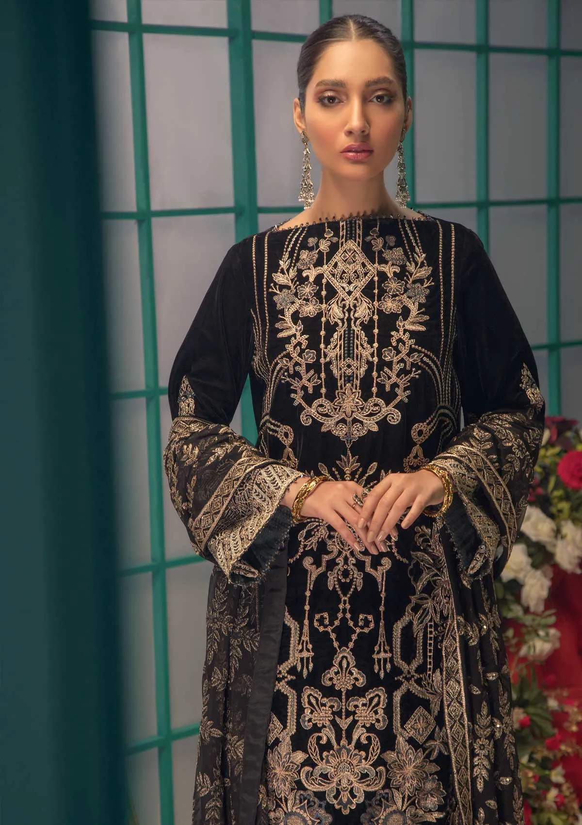 AIK Shaam E Firaaq Velvet Collection 2020 – Look 03