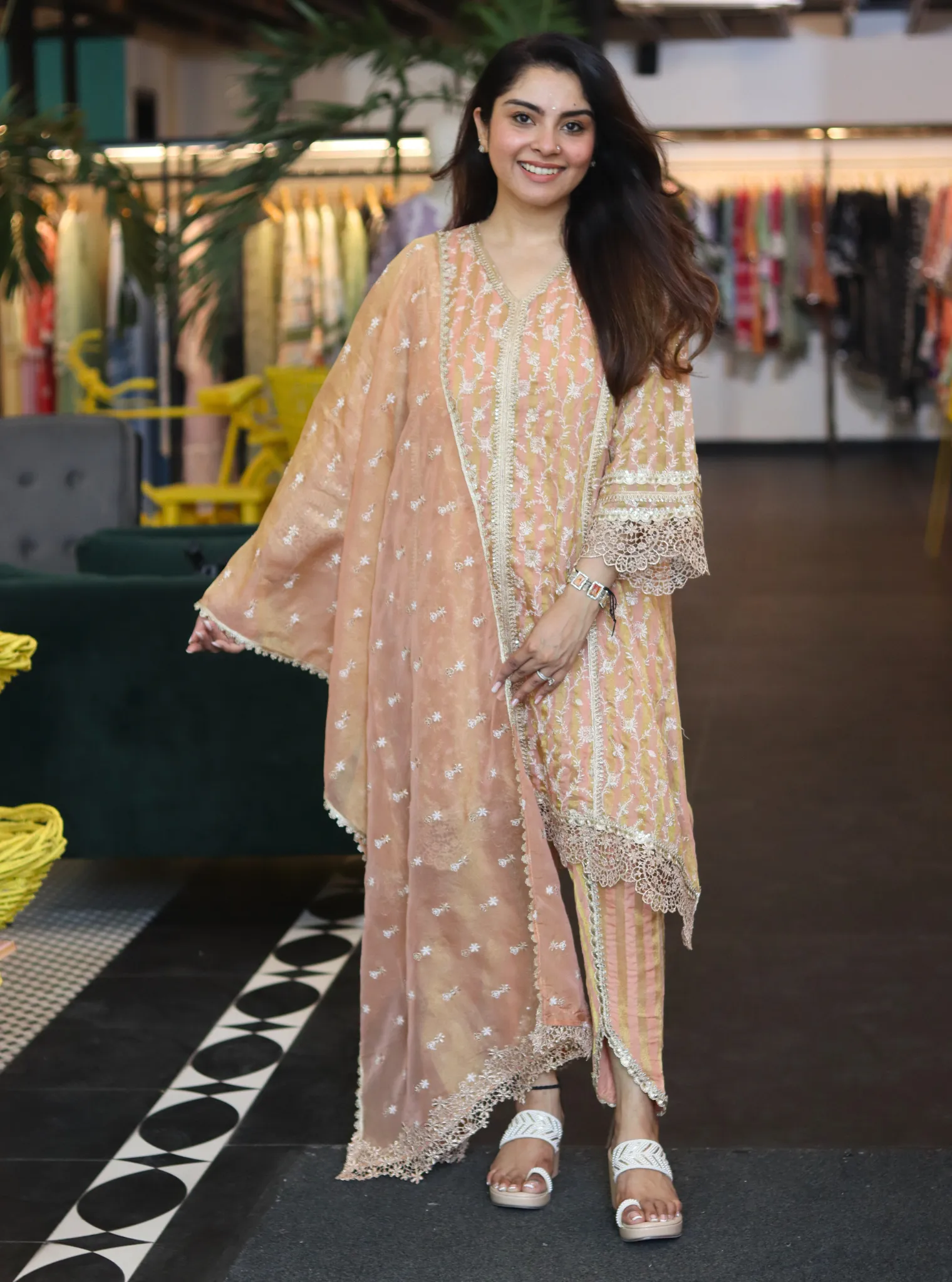 Mulmul Banarsi Caprina Peach Kurta With Mulmul Banarsi Caprina Peach Dhoti Pant