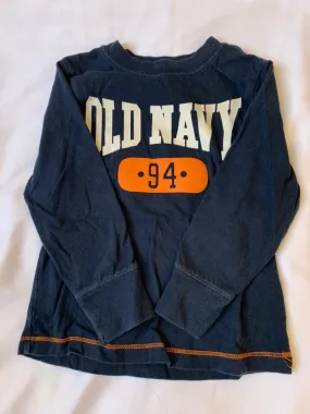 Old navy long hand tee size 3-5tears